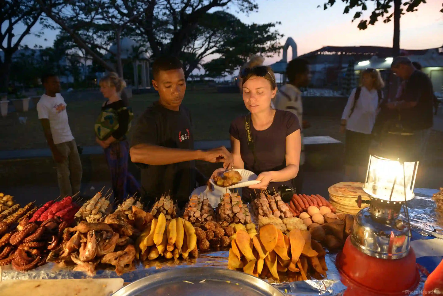 Zanzíbar: tour a pie guiado por el mercado de comida callejera de Stone Town
