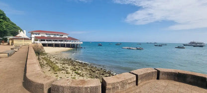 Zanzibar : visite privée de la forêt de Jozani, de la grotte de Kuza et de la plage de Paje