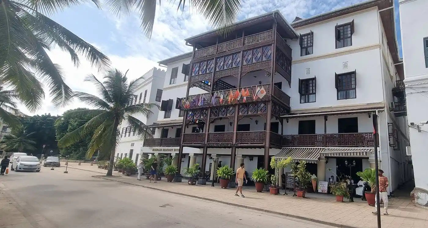 Zanzibar : visite privée de la forêt de Jozani, de la grotte de Kuza et de la plage de Paje