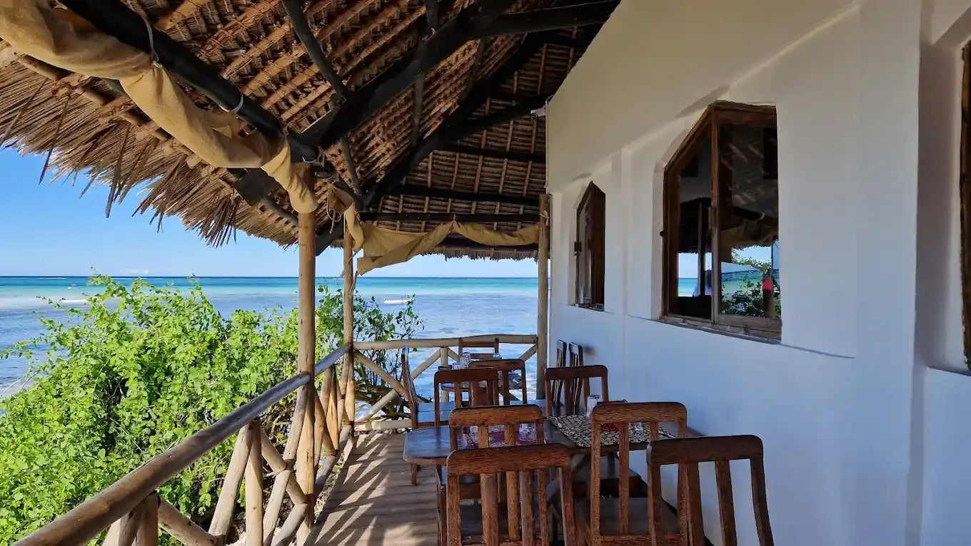 Zanzibar : visite privée de la forêt de Jozani, de la grotte de Kuza et de la plage de Paje