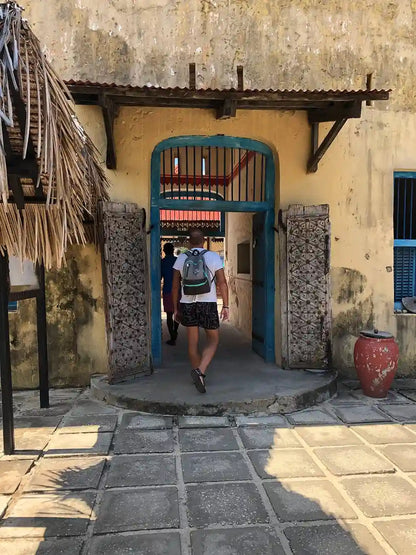 Zanzibar: Tur Privat ke Prison Island, Perkebunan Rempah, dan Berenang di Gua Kuza
