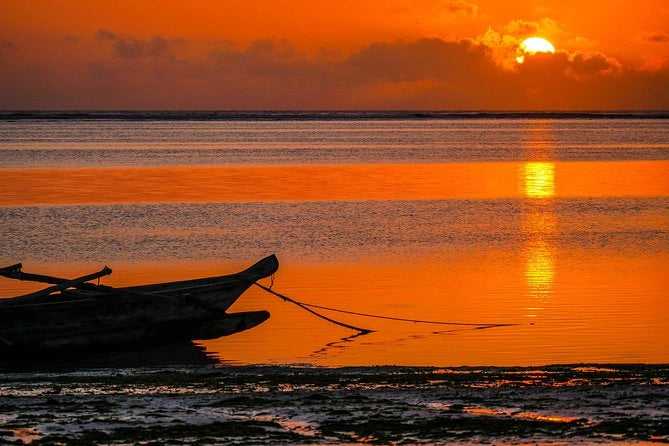 Sansibar: Gemeinsamer Ausflug zum Kendwa Beach mit Dhow-Sonnenuntergangsfahrt