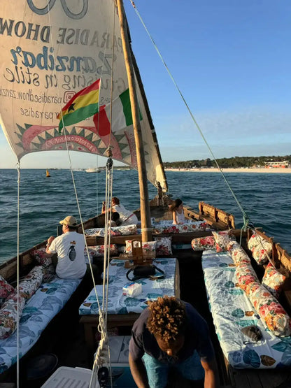 Sansibar: Gemeinsamer Ausflug zum Kendwa Beach mit Dhow-Sonnenuntergangsfahrt
