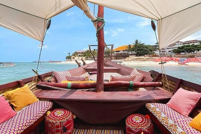 Sansibar: Gemeinsamer Ausflug zum Kendwa Beach mit Dhow-Sonnenuntergangsfahrt