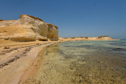 Doha: Richard Serra Sculpture, Mushroom Hills and Zekreet Fort Private Tour