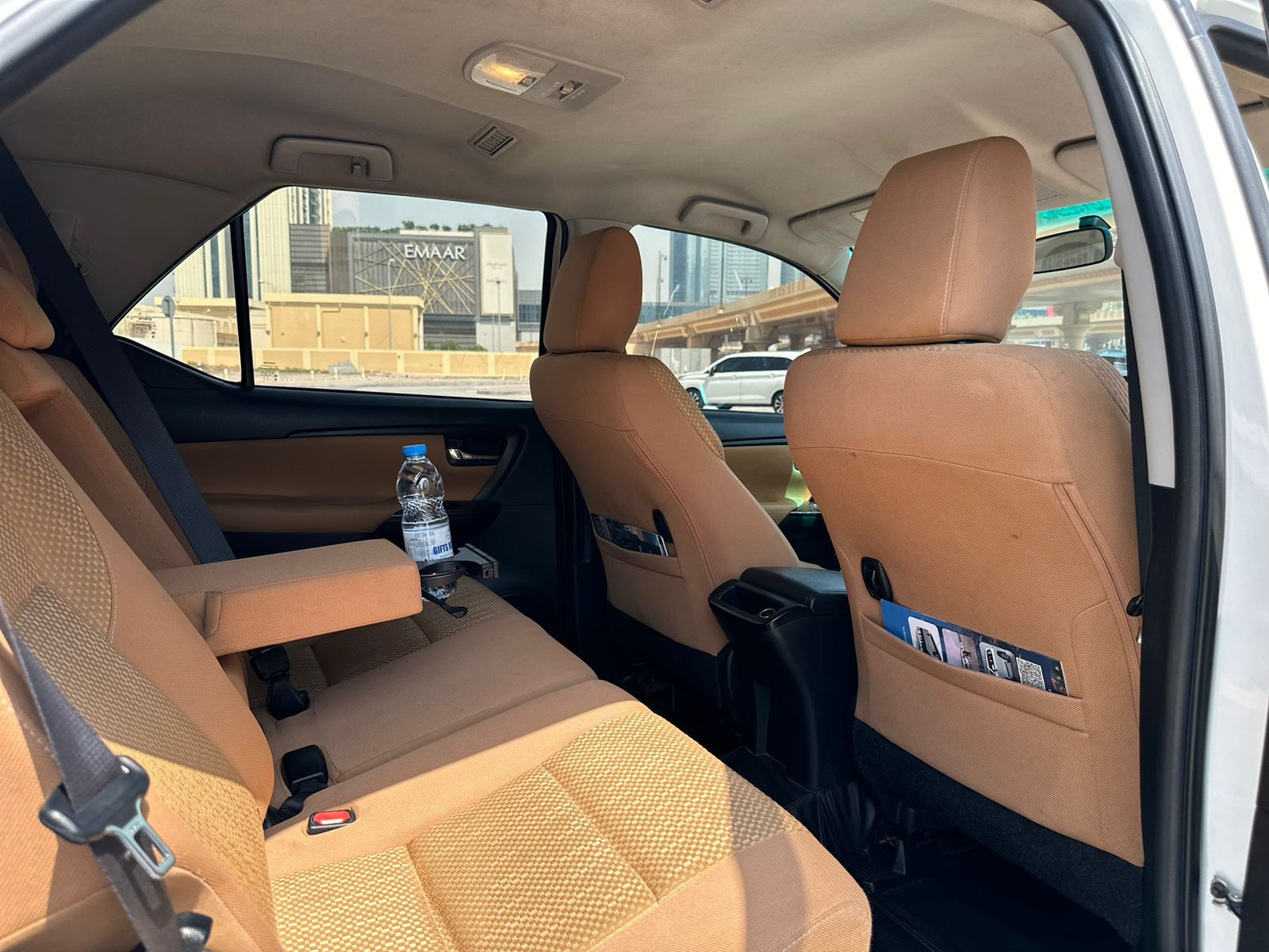 Abu Dhabi: Full Day Private Car or Van Rental with Driver