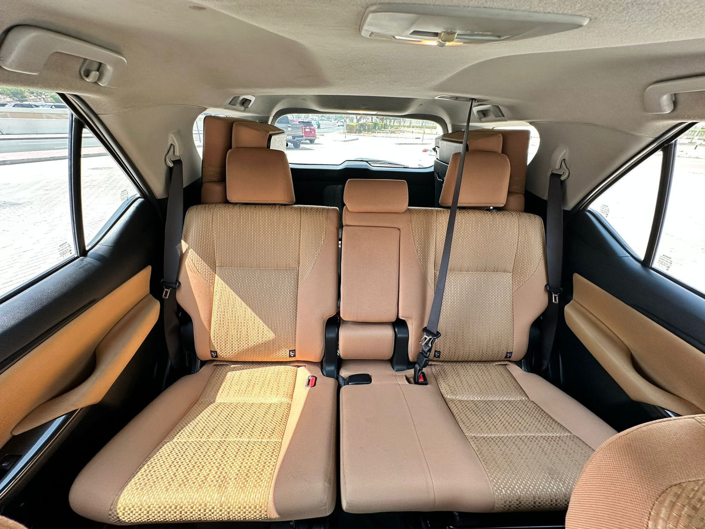 Abu Dhabi: Full Day Private Car or Van Rental with Driver