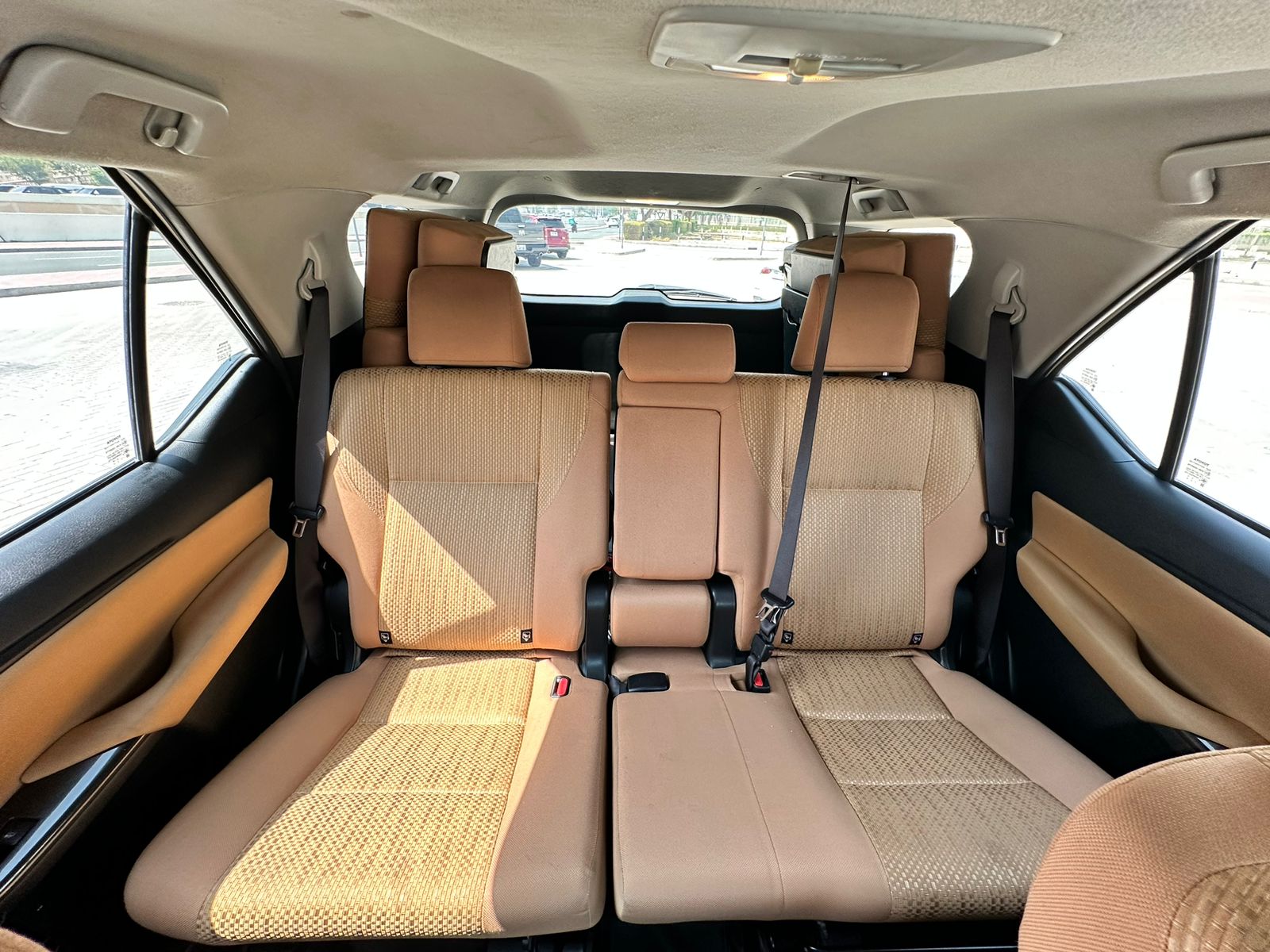 Abu Dhabi: Full Day Private Car or Van Rental with Driver