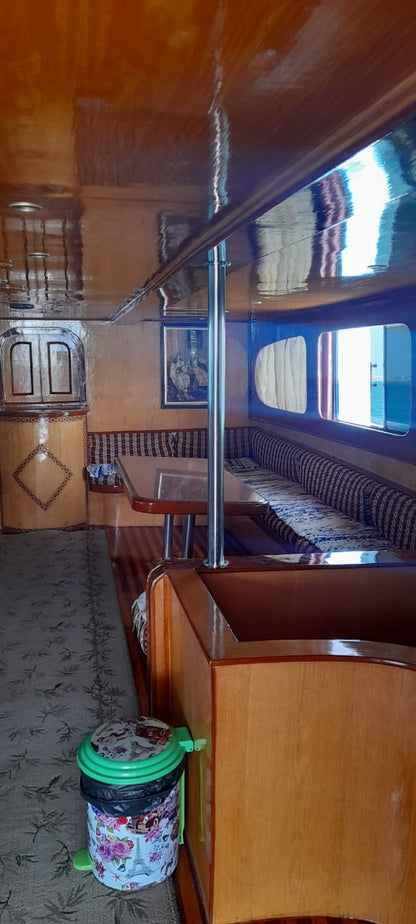 El Gouna: Private Boat Day Trip to Bayoud