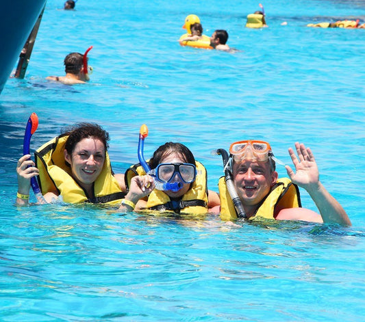 Ain El Sokhna: Luxury Snorkeling Boat Cruise & Lunch