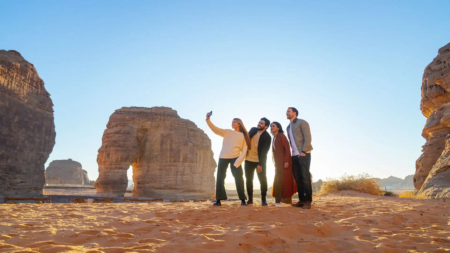 Из Медины: однодневная поездка в Аль-Улу и Хегру (объект ЮНЕСКО) с обедом