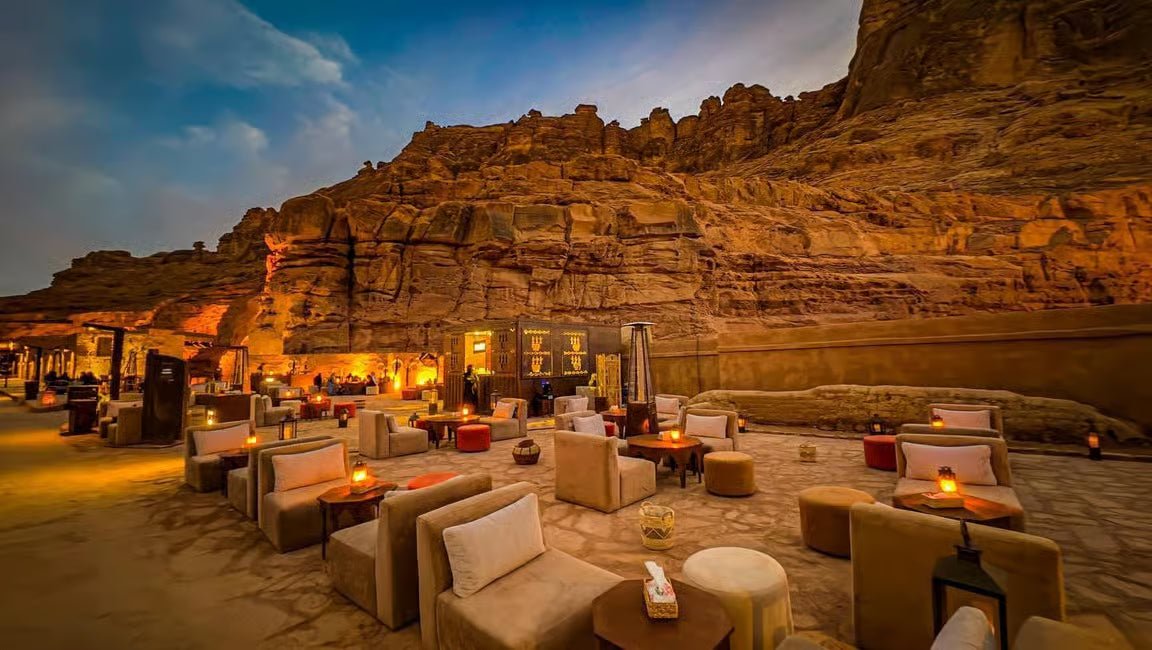 AlUla: Hegra, Elephant Rock, Dadan, and Old Town Day Tour