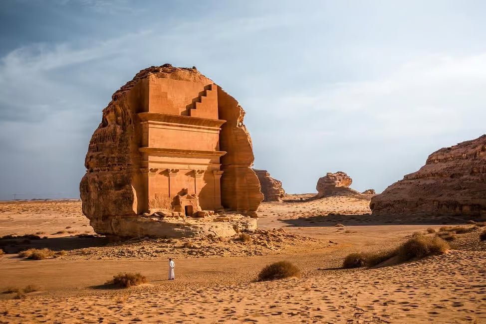 AlUla: Hegra, Elephant Rock, Dadan, and Old Town Day Tour