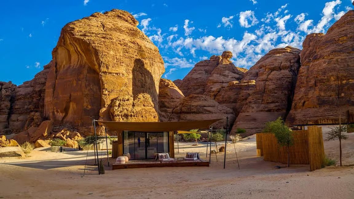 AlUla: Hegra, Elephant Rock, Dadan, and Old Town Day Tour