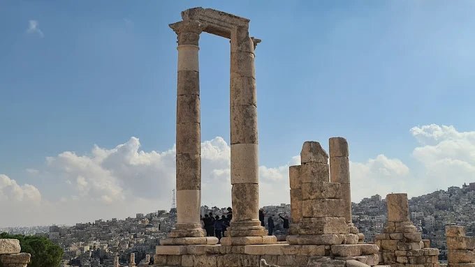 Amman: Private City Sightseeing Tour with Citadel and Roman Theater