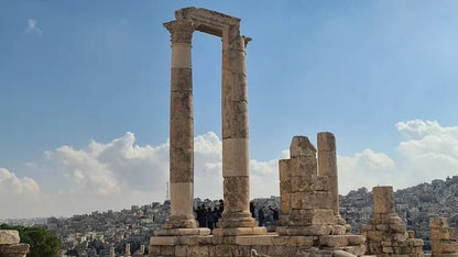 Amman: Private City Sightseeing Tour with Citadel and Roman Theater