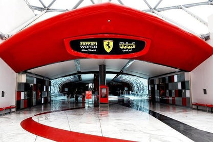 Abu Dhabi: Tour Privado com Entrada Mundial da Ferrari