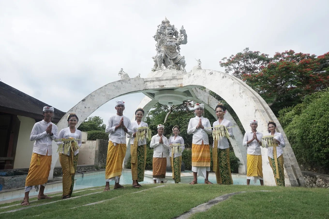 Bali: Private Half - Day City Tour to Temples, Culture and Coastal Views