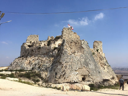 Von Beirut: Tagestour zum Wahrzeichen Mleeta, zur Burg Beaufort und zum Tempel von Eshmun