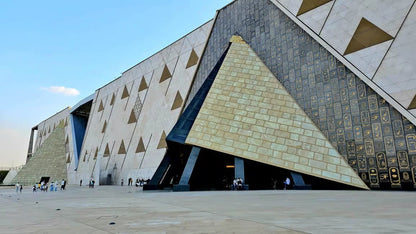 Cairo: Grand Egyptian Museum and Pyramids of Giza Guided Tour