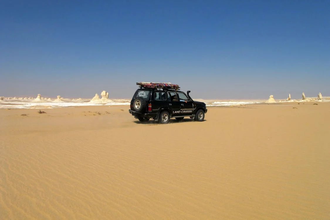 Cairo: Private 2 - Day Tour to Bahariya Oasis with Black and White Desert Tour