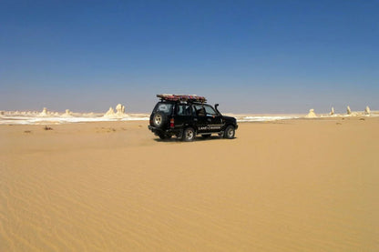 Cairo: Private 2 - Day Tour to Bahariya Oasis with Black and White Desert Tour
