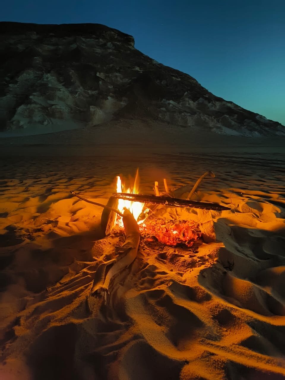 Cairo: Private 2 - Day Tour to Bahariya Oasis with Black and White Desert Tour