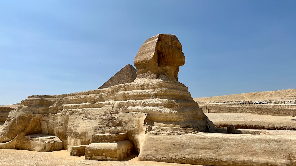 Cairo: Private Day Tour to the Pyramids of Giza and the Grand Egyptian Museum