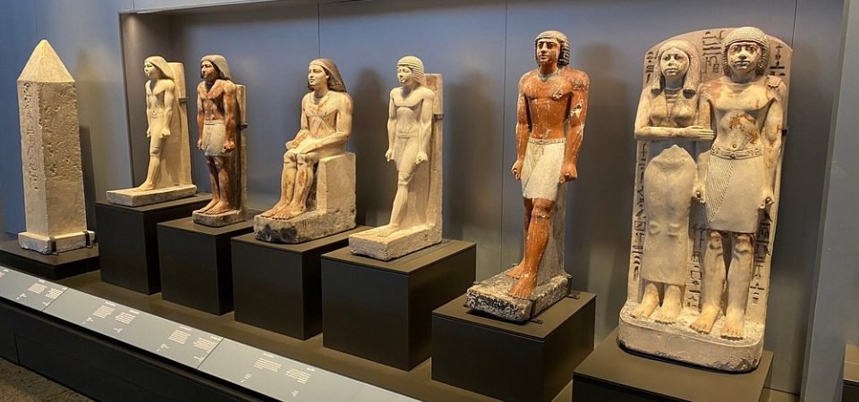 Cairo: Private Day Tour to the Pyramids of Giza and the Grand Egyptian Museum