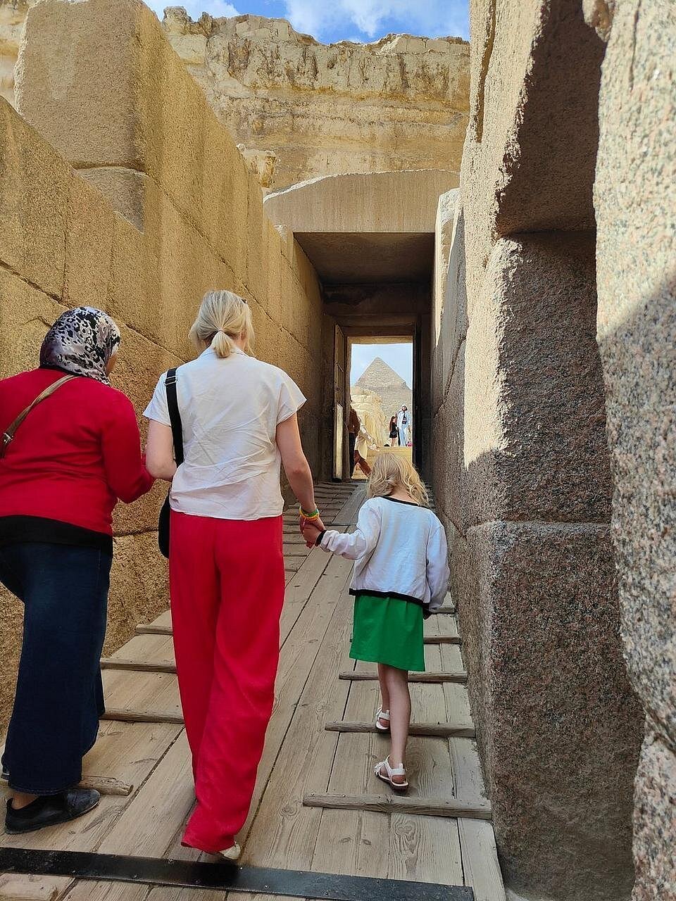 Cairo: Private Guided Trip to the Giza Pyramids and Sphinx