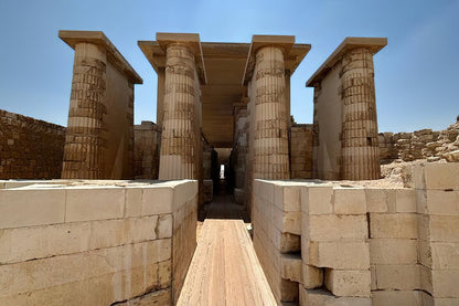 Cairo: Pyramids of Giza, Memphis, Saqqara Private Guided Tour with Lunch