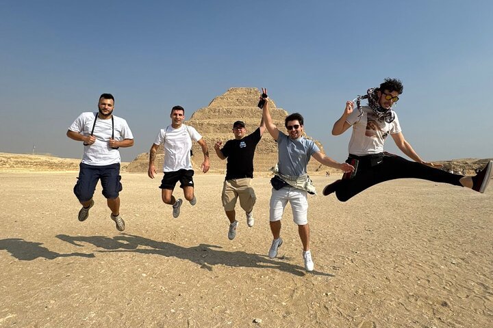 Cairo: Pyramids of Giza, Memphis, Saqqara Private Guided Tour with Lunch