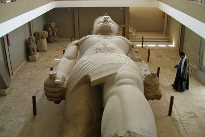 Cairo: Pyramids of Giza, Memphis, Saqqara Private Guided Tour with Lunch