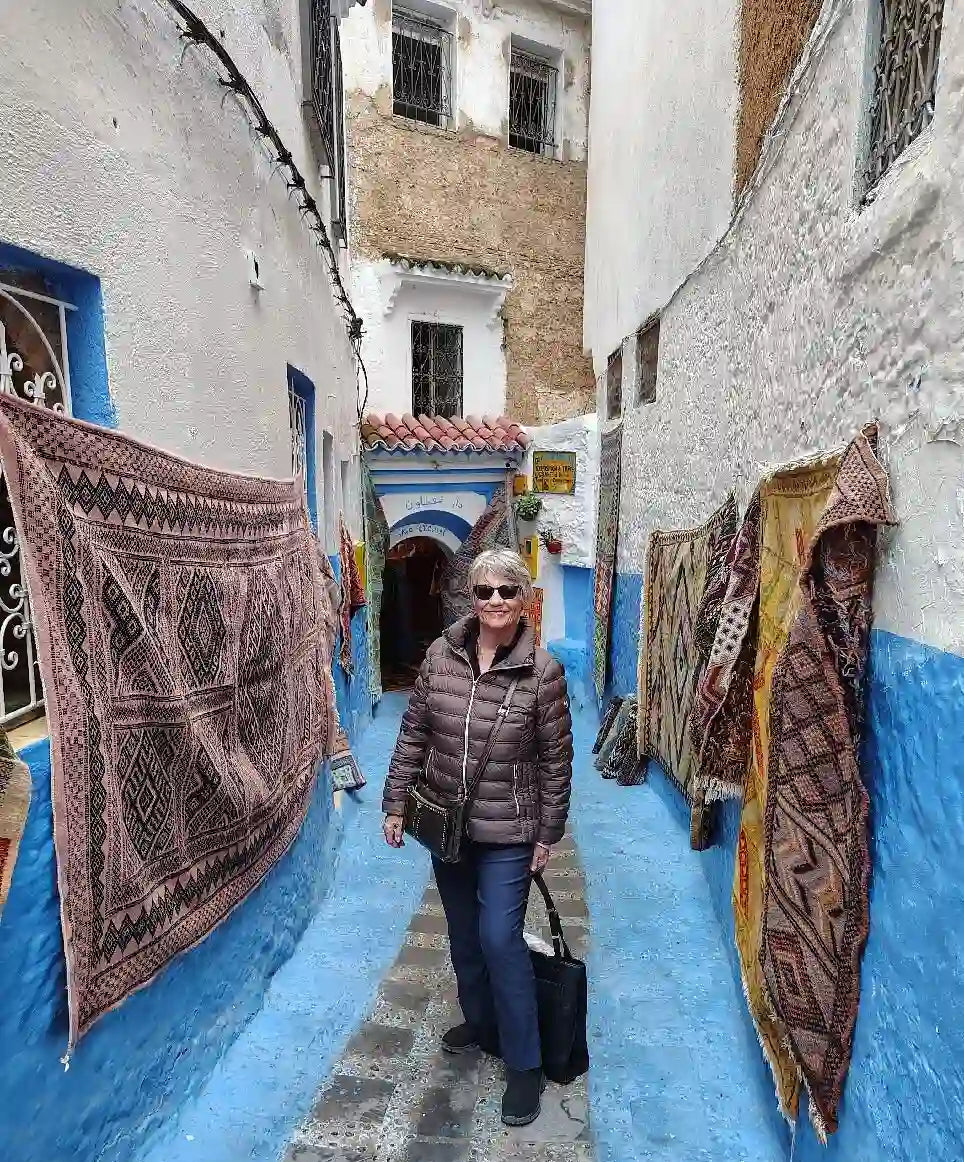 From Fès: Transfer nach Tanger mit Besuch in Chefchaouen