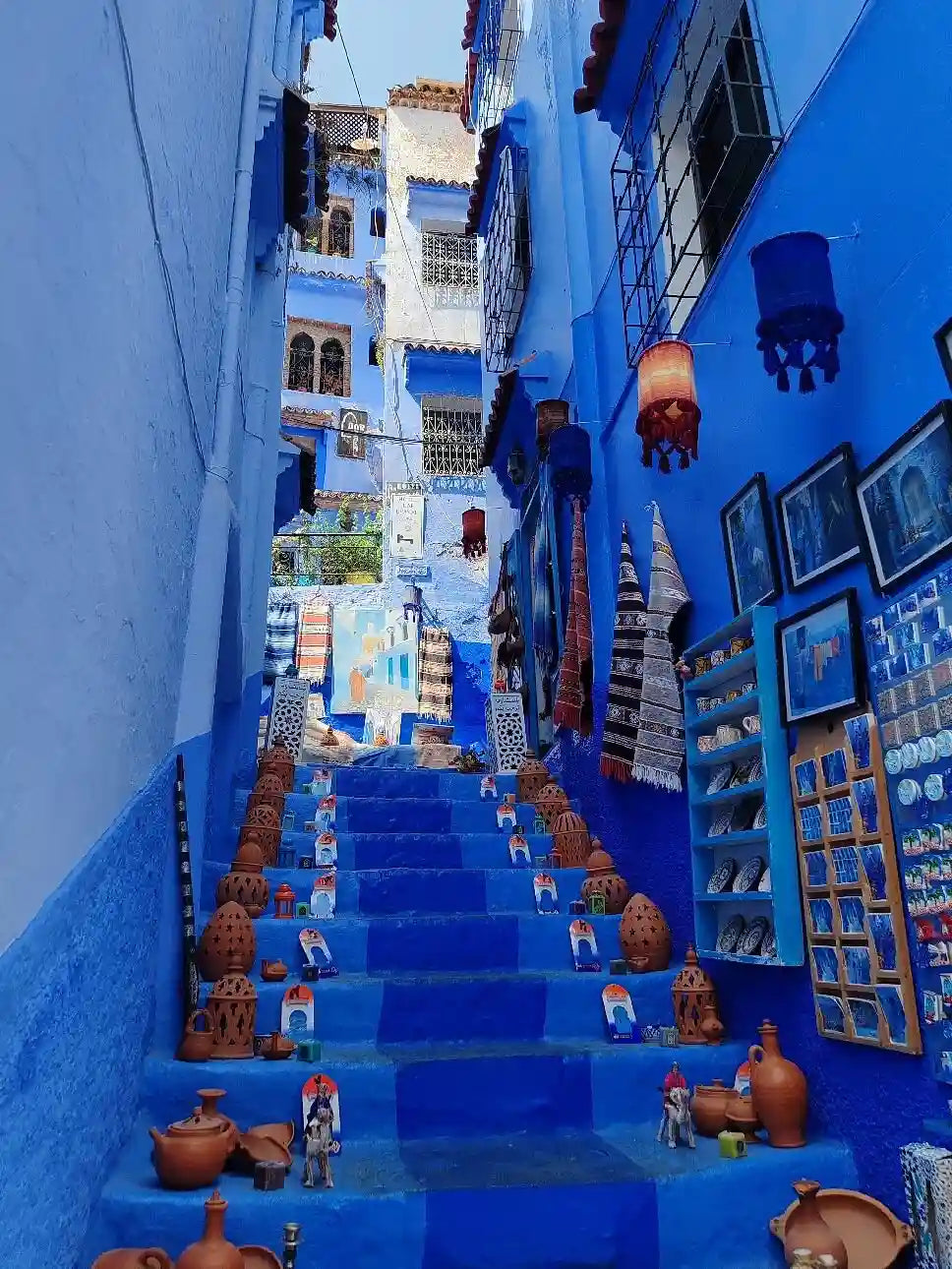 From Fès: Transfer nach Tanger mit Besuch in Chefchaouen
