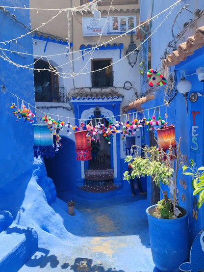 From Fès: Transfer nach Tanger mit Besuch in Chefchaouen