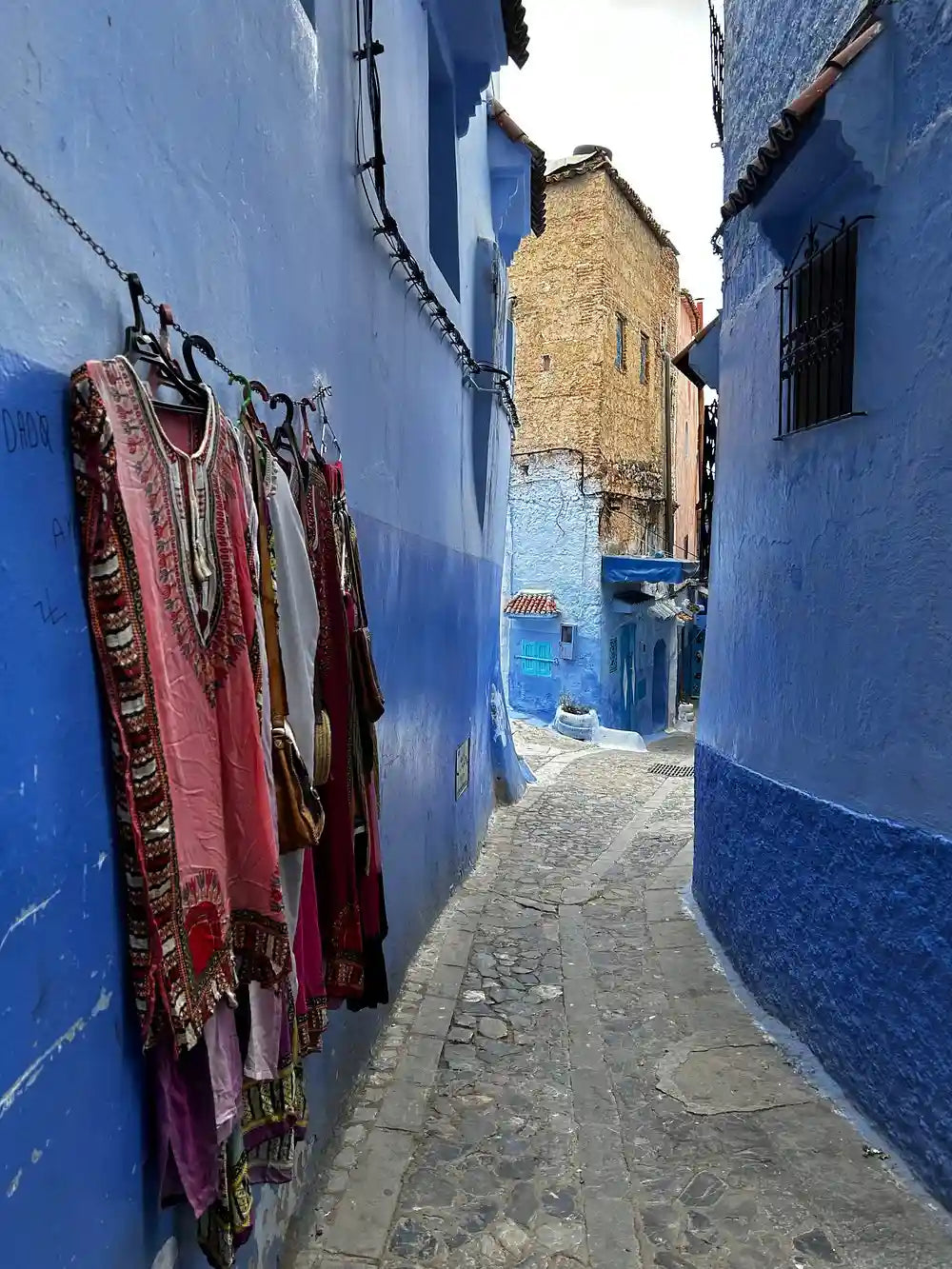 From Fès: Transfer nach Tanger mit Besuch in Chefchaouen