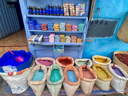 From Fès: Transfer nach Tanger mit Besuch in Chefchaouen