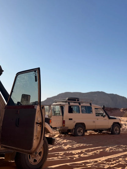 Шарм-эль-Шейх: сафари на джипе 4x4 в Цветной каньон, Голубую дыру и Дахаб с обедом
