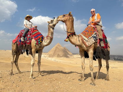 カイロ：古代ギザのピラミッド、スフィンクスとパピルス博物館プライベートガイドVIPツアー