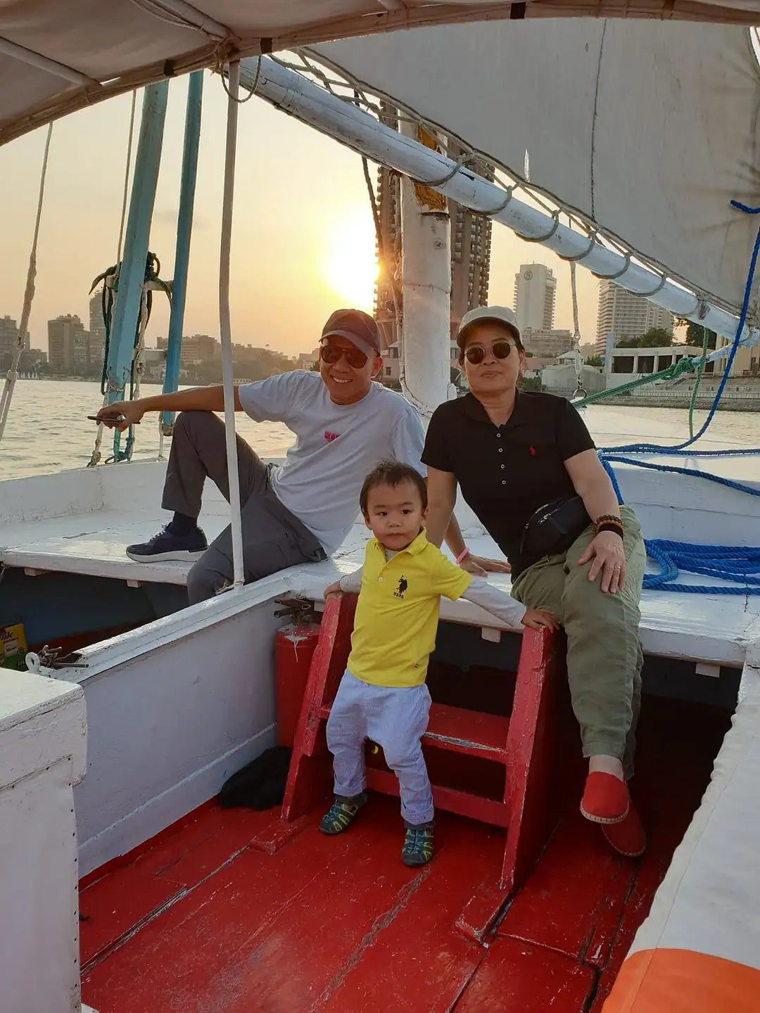 Cairo: Giza Pyramids and Sphinx Tour with River Nile Felucca Sailboat Ride