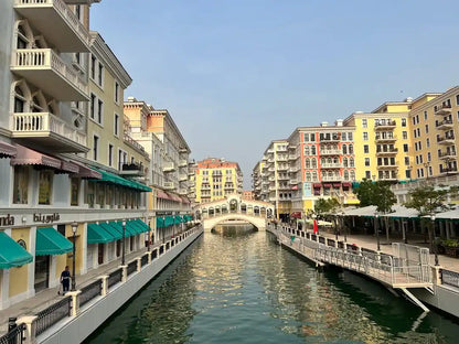 दोहा: पर्ल आइलैंड फूड और बोट टूर 7 चखने के साथ