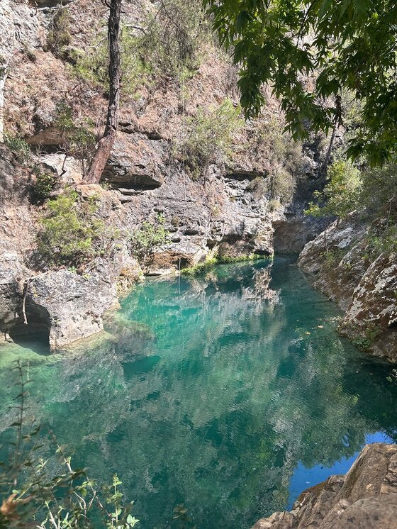 从贝鲁特出发：Chouwen 湖徒步和游泳体验