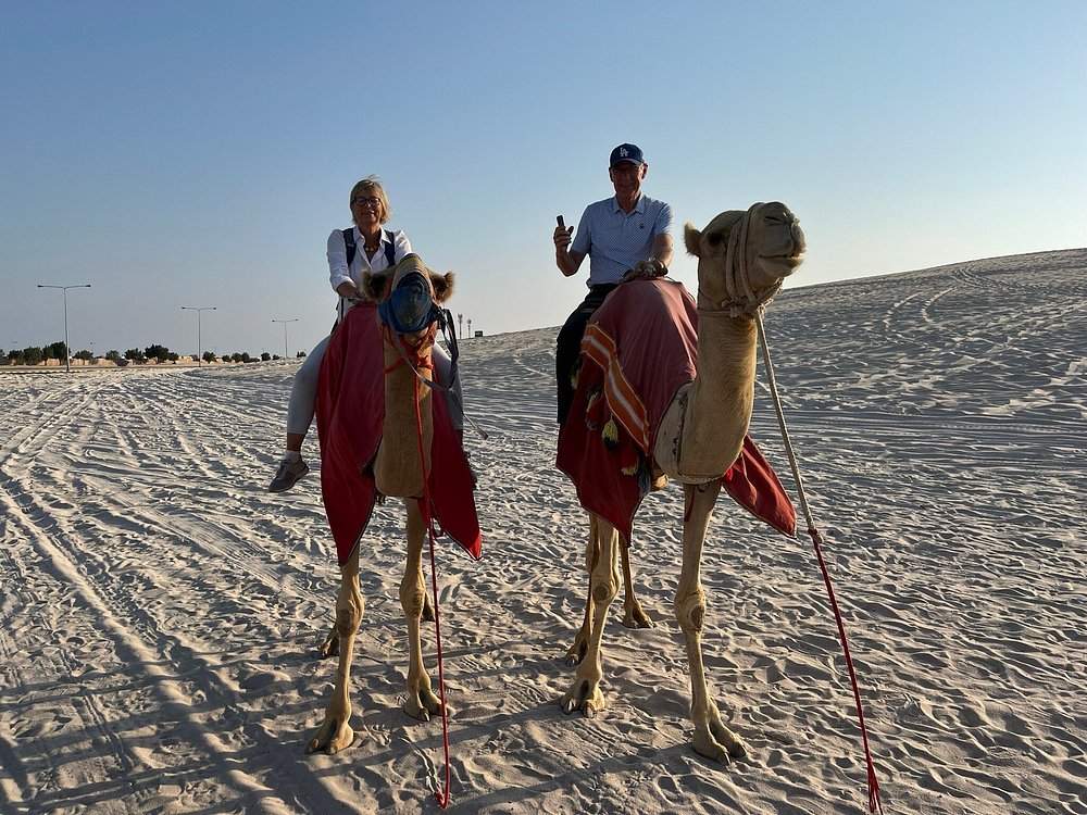 Doha : Safari dans le désert avec sandboard, visite de la mer intérieure et balade à dos de chameau en option
