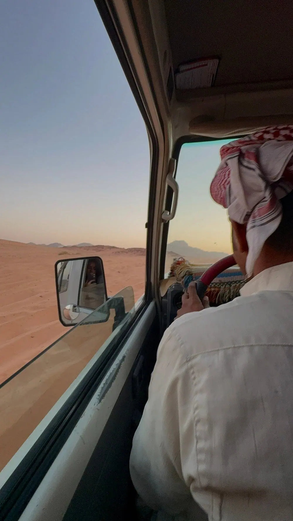 Шарм-эль-Шейх: сафари на джипе 4x4 в Цветной каньон, Голубую дыру и Дахаб с обедом