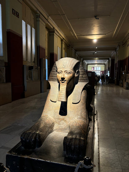 From Hurghada: Pyramids of Giza & Egyptian Museum Small Group Tour by Van