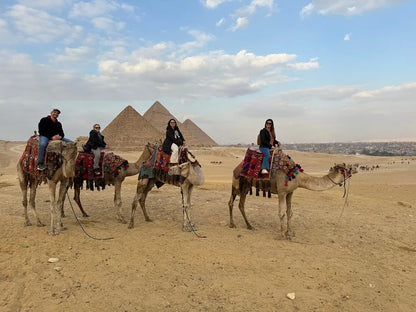 Cairo: Private Day Tour to Giza Pyramids and The Sphinx
