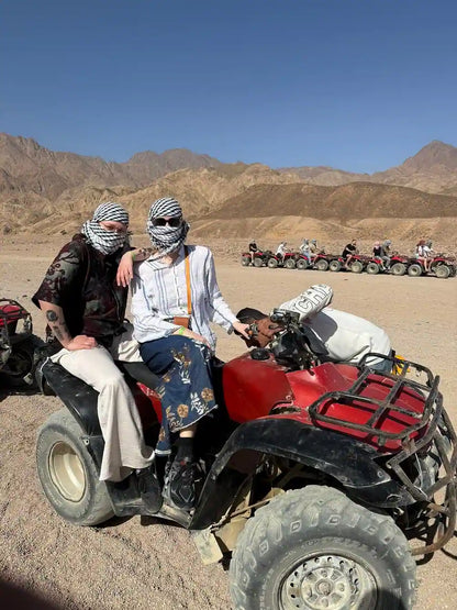 Шарм-эль-Шейх: сафари на джипе 4x4 в Цветной каньон, Голубую дыру и Дахаб с обедом