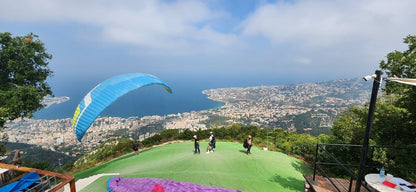Jounieh: Paragliding im Libanon