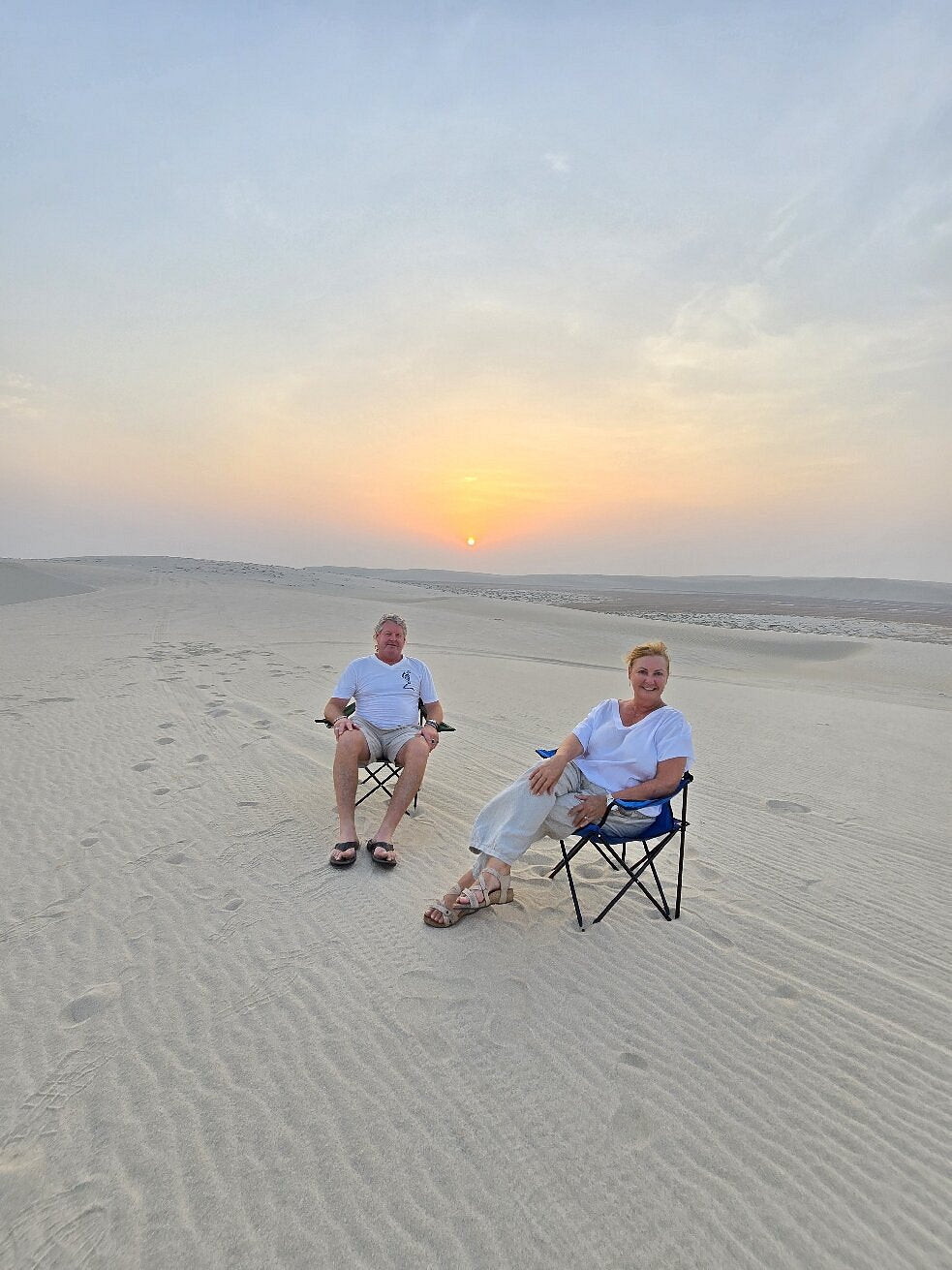Doha: Ganztägige private Wüstensafari mit Kamelritt, Binnensee und BBQ-Abendessen